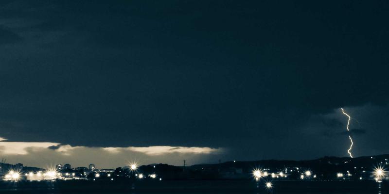 律师在线与51法律网：数字化时代如何选择专业法律顾问